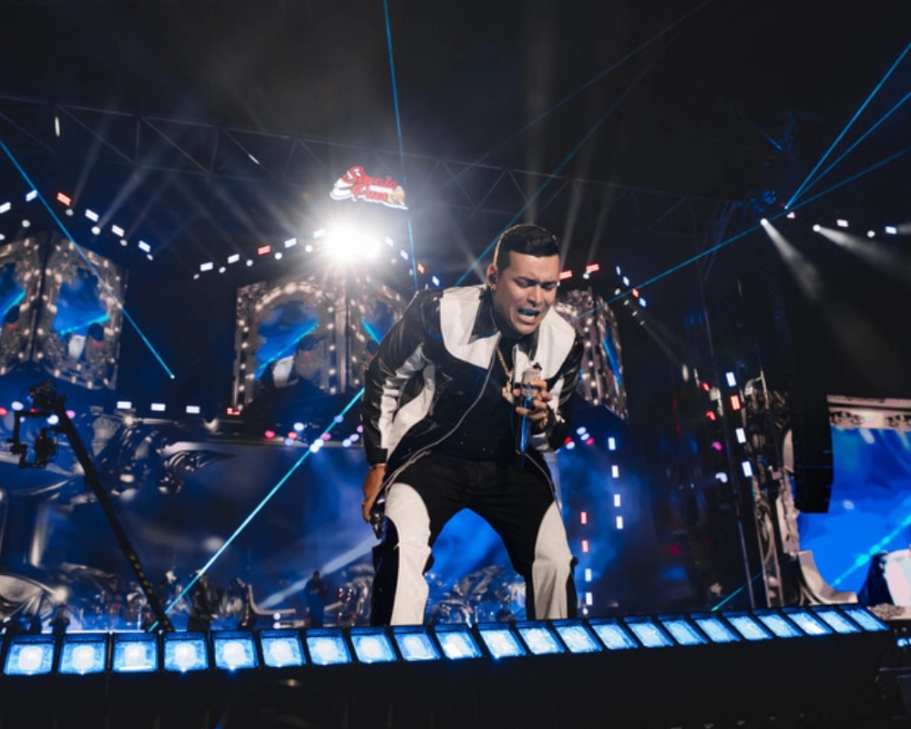 Yeison Jiménez en concierto en el Estadio El Campín